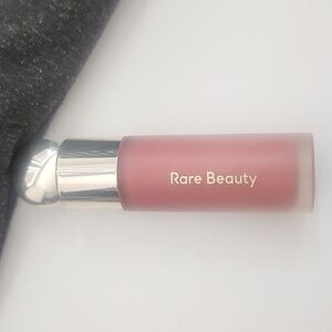 Rare beauty liquid blush in WORTH.
